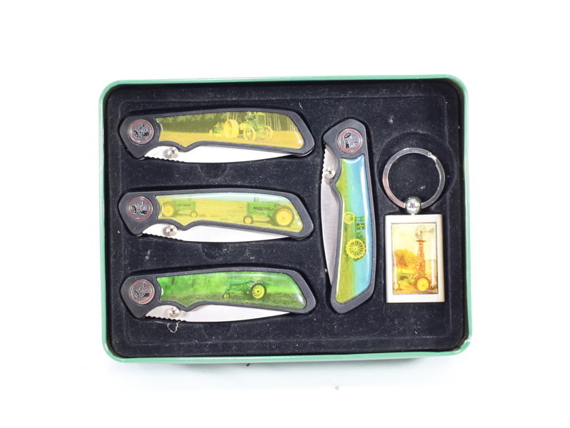 Lommekniv sett med traktor motiv
