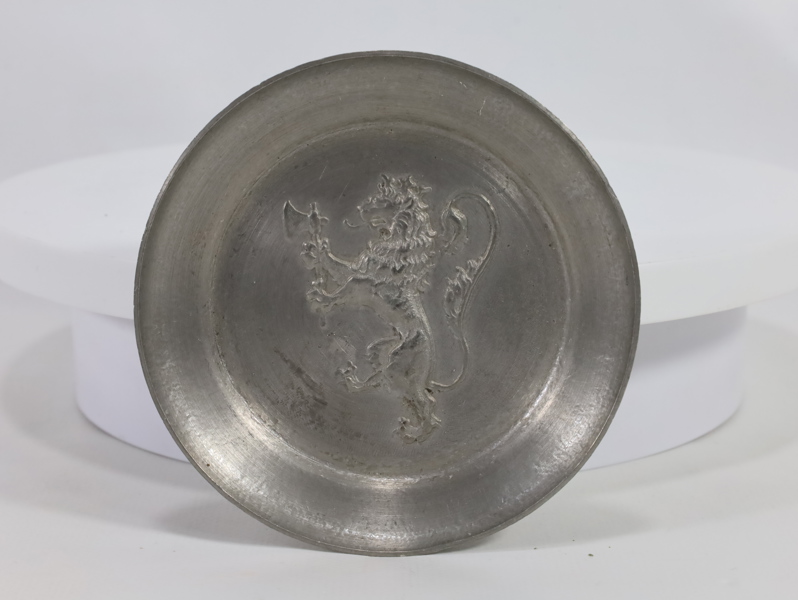 Tinn skål med riksløve fra Eik Tinn