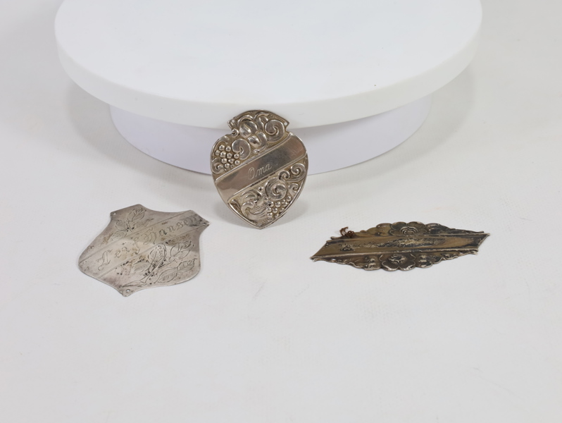 Frakkeskjold merker i sølv 830