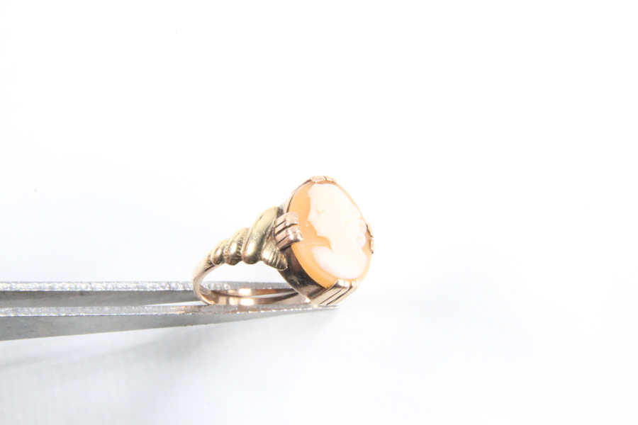 Kame ring i 14 karat gull. 