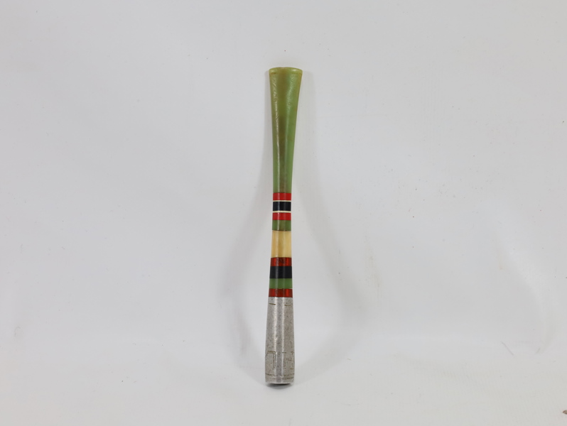 Sigarettholder med det norske flagget - Krigsfange arbeid fra WW2