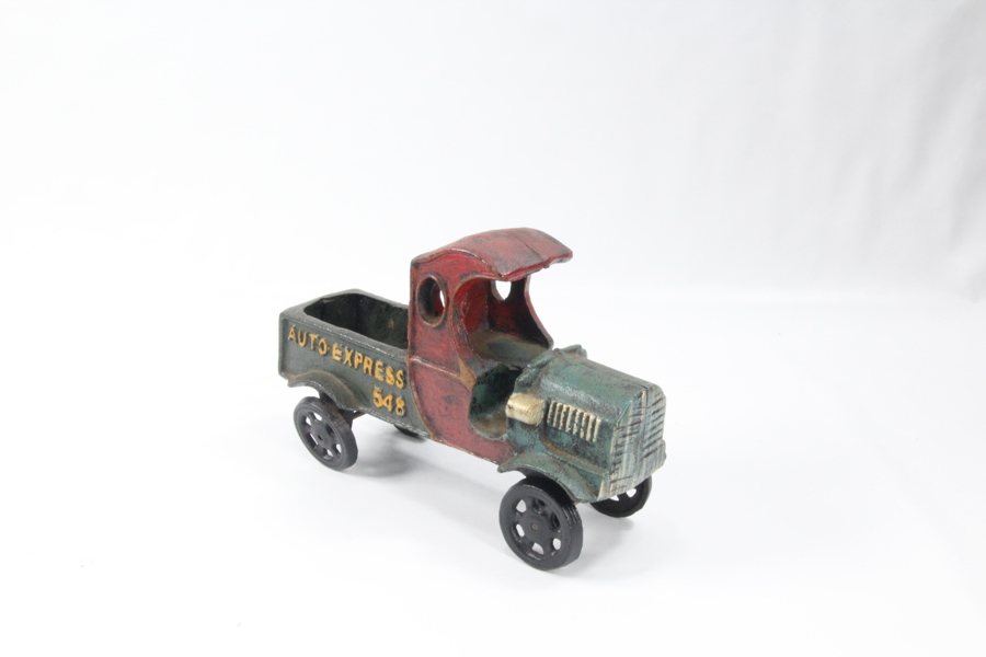 Eldre bil laget i metall - Auto Express