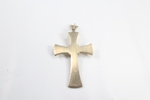 Kors i 830 sølv med perle.