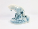 Porselensfigur av hund, blåhvit glasur
