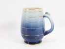 Porsgrund porselen krus med blåtoner og gullstriper - Nora Gulbrandsen