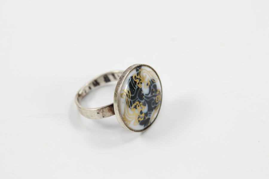 Sterling sølvring med Porsgrund-porselen, Anne Marie Ødegård (justerbar)
