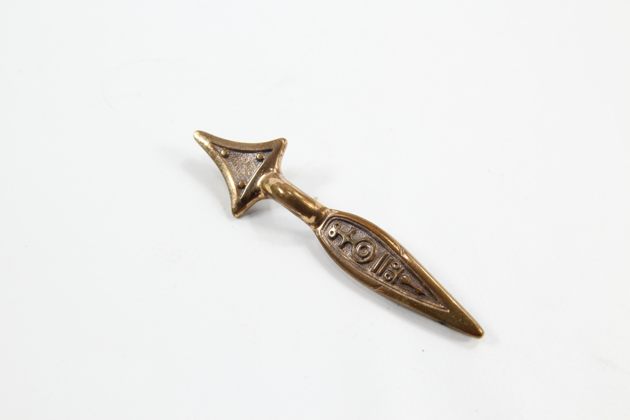 Kalevala Koru “Uskelan nuoli” – finsk bronse-brosje
