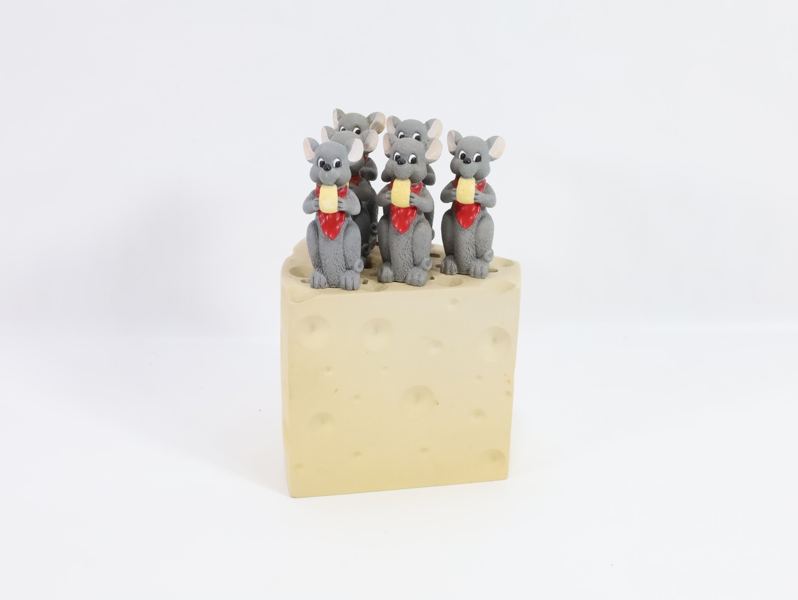 Dekorativt og humoristisk ostesett fra Sagaform