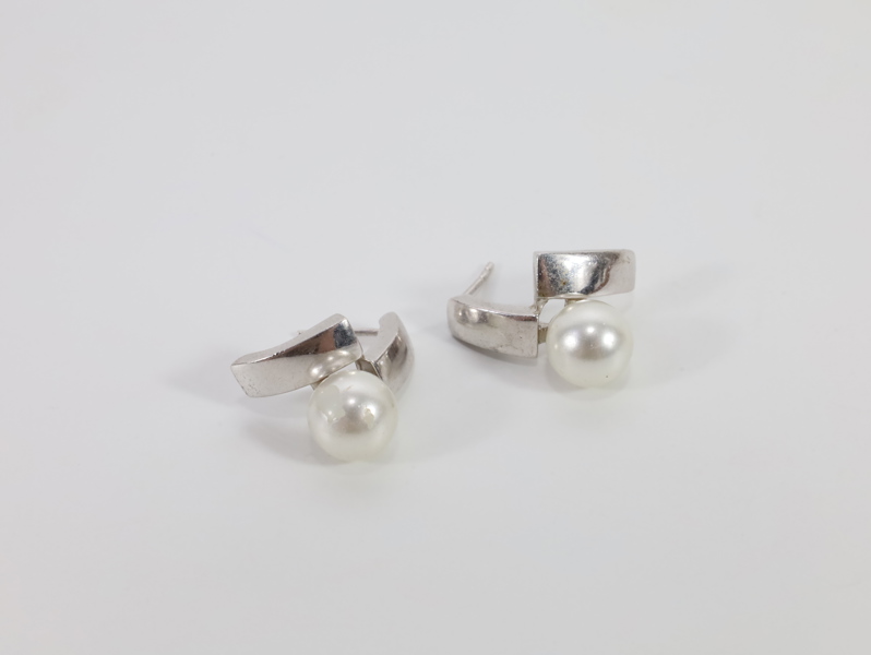 925 sølv øredobber med perler – moderne design