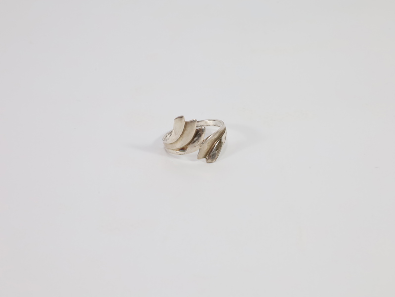 Vintage sølvring – organisk bladformet design – stemplet 925
