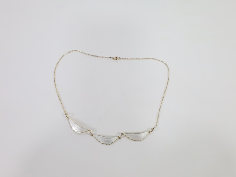 Aksel Holmsen (A SCH) halskjede – hvit emalje på sterling sølv – Norway
