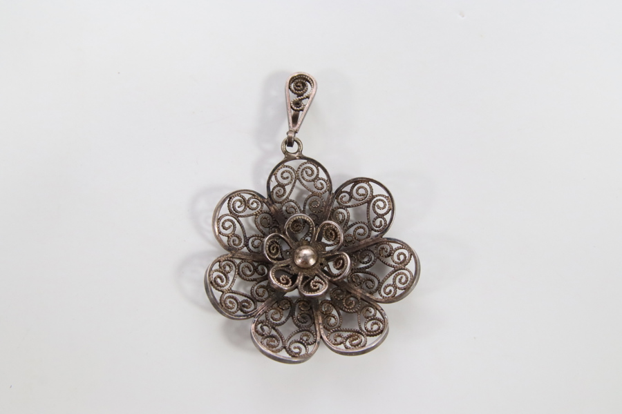 Blomsteranheng i filigran – sterling sølv 925s, håndlaget NAJ