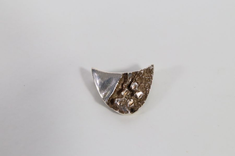 Anheng i 925 sterling sølv med modernistisk design