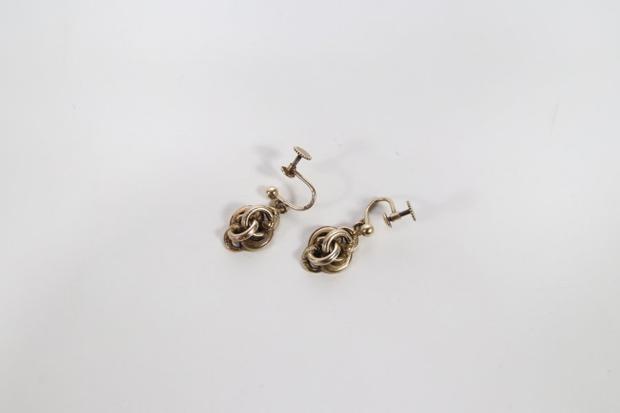 Øredobber i 830 sølv med knutemotiv