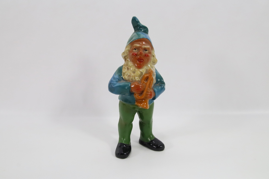 Tysk nissefigur i keramikk – håndmalt, blå og grønn drakt
