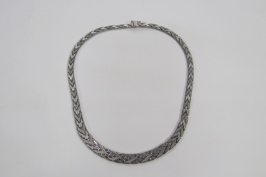 Norsk halskjede i 830 sølv med flettet mønster
