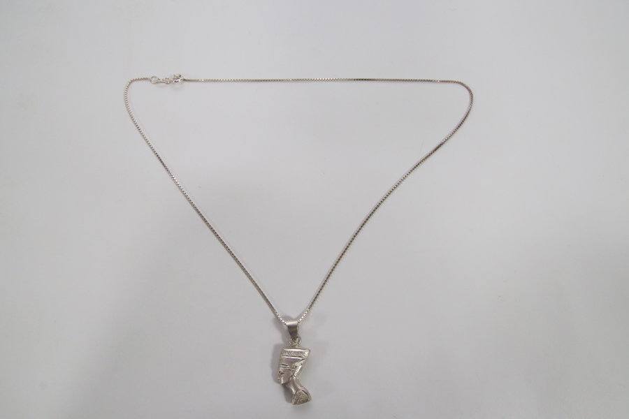 Halskjede i sølv 925 med Nefertiti-anheng