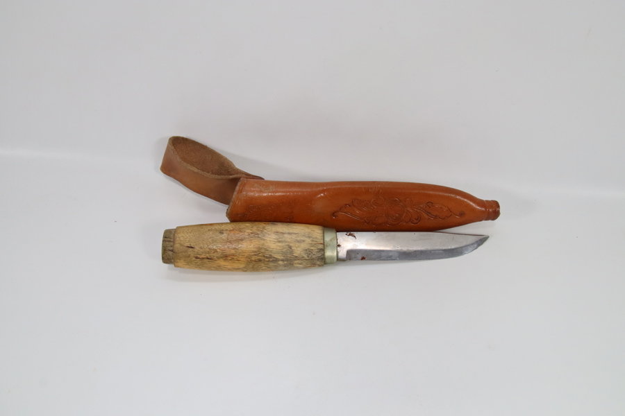 Brusletto-kniv med slire
