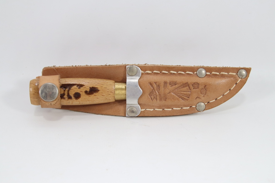 Liten Brusletto-kniv med slire
