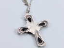 Sølvkors med mørke steiner og marcasitter – 830S