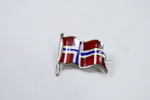 Nål i sølv og emalje med det Norske flagget.