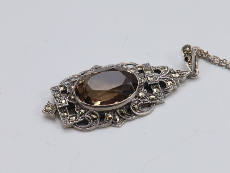 Anheng i sølv med røktopas og markasitter – stemplet 835S
