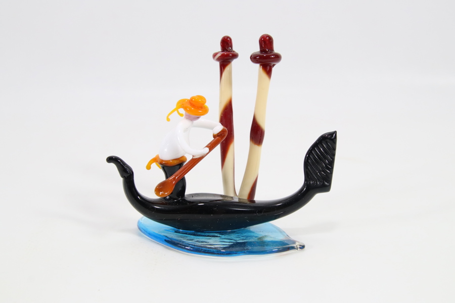 Glassfigur – gondol med roer, håndlaget kunstglass
