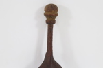 Utskåret norsk treskje med dekorert skaft – 1800-tallet