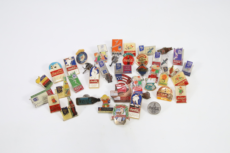 Samling OL- og reklamepins – Coca-Cola, Statoil, Ringnes m.fl. (Lillehammer 1994)
