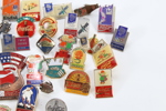 Samling OL- og reklamepins – Coca-Cola, Statoil, Ringnes m.fl. (Lillehammer 1994)