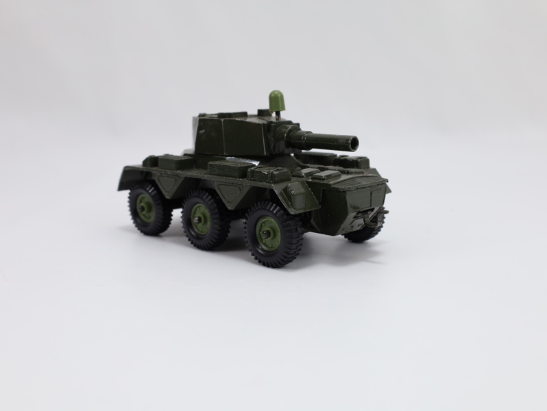 Alvis Saladin Armoured Car – Made in England, vintage metallmodell ca. 1950–1970
