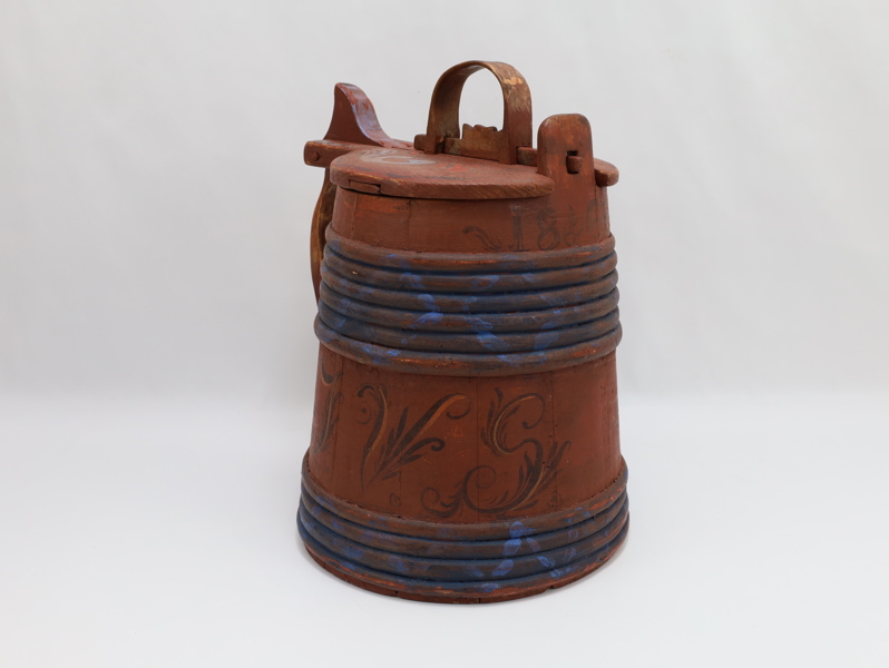 Rosemalt ølkanne / tønnekanne i tre – datert 1800-tallet
