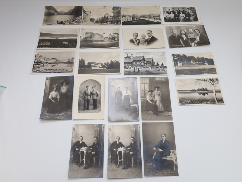 Samling gamle fotografier og postkort (ca. 1900–1950)
