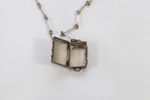 Lapponia sølvkjede med anheng formet som liten kiste
