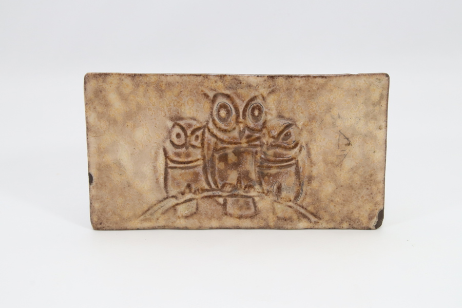 Keramisk trykkplate med uglemotiv
