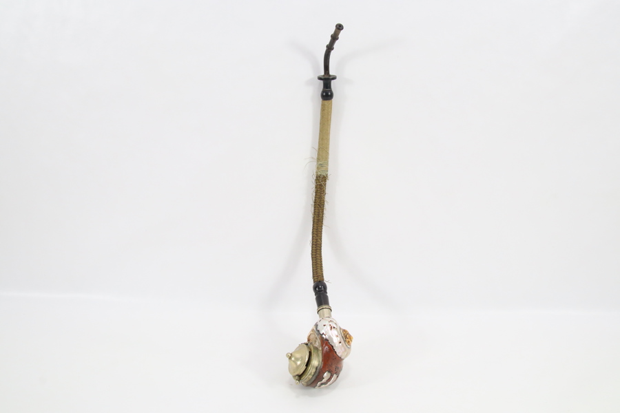 Antikk langpipe med skjellhode og nysølvbeslag – ca. 1800/1900-tall
