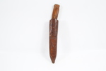 Kniv med skaft i masurbjørk og lærslire, stemplet Normann
