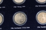 Norges 20-kroner minnemynter – komplett sett 1999–2006 i etui