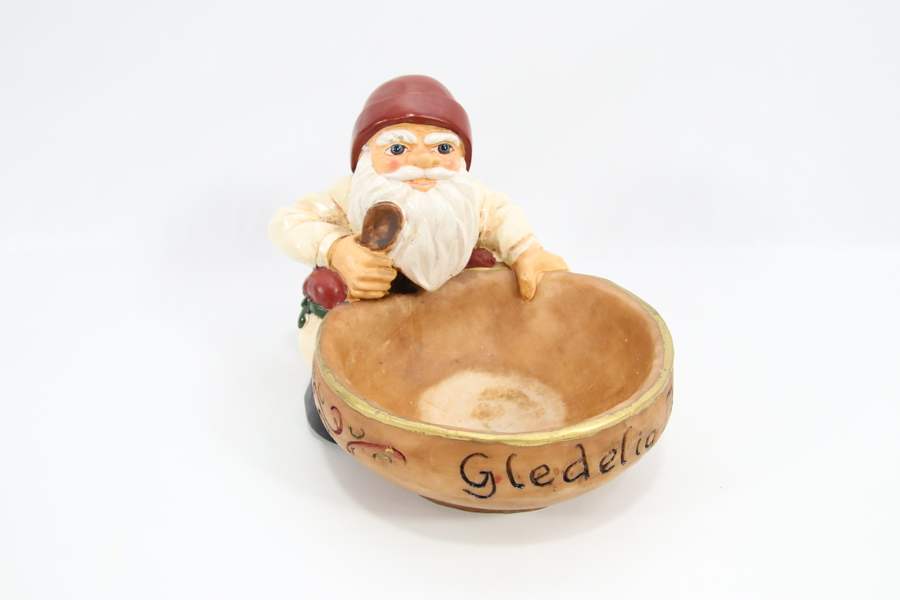 Nissefigur med bolle – “Gledelig Jul”, Helene Ringqvist for Lizo Design
