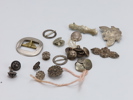 Samling eldre bunadssølv og metallarbeider – knapper, spenner og beslag, 1800–1900-tallet