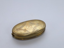 Antikk snusdåse i forgylt messing med gravert monogram – 1800-tallet