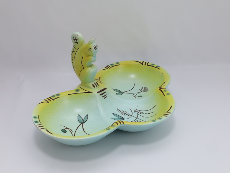 Egersund – dobbelt serveringsfat med ekornfigur, hånddekorert 1950-tall