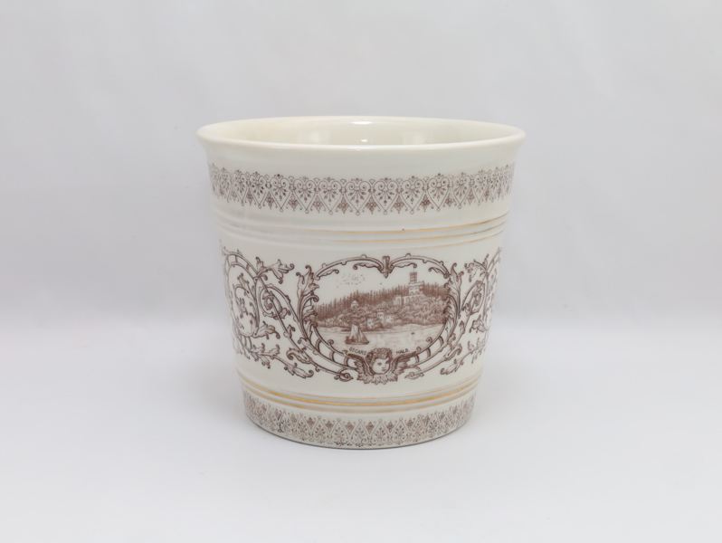 Porsgrund Porselen – sjelden blomsterpotte «Oscars Hald» med blå stempel, ca. 1887–1900