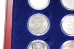 Norges 5-kroners minnemynter – komplett sett i etui
