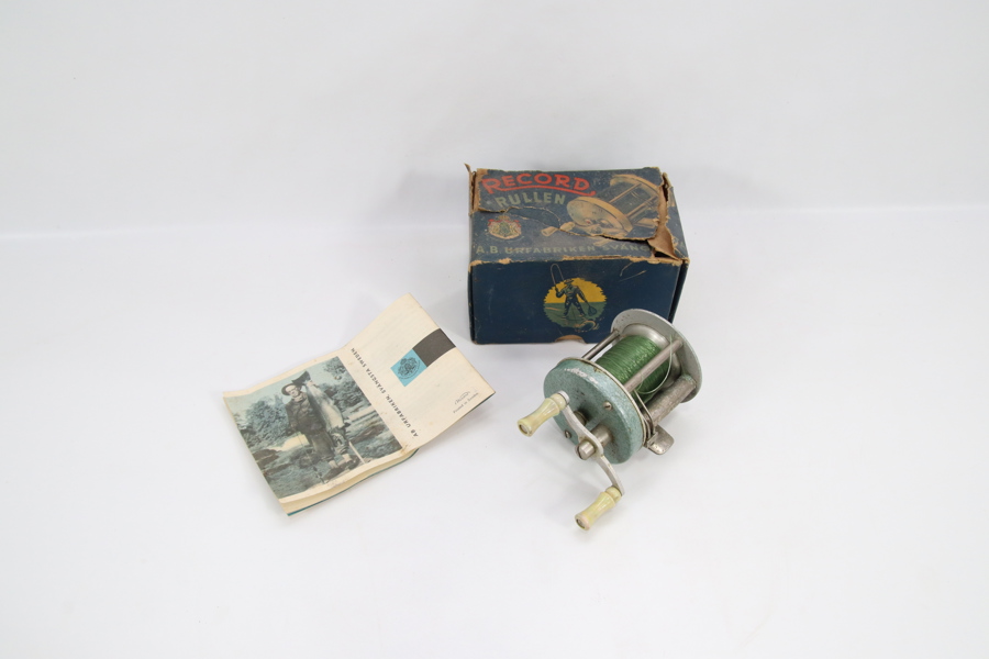 Vintage "Record Casting Reel" No. 300 fra A.B. Urfabriken Svängsta Sweden – med original eske og hefte