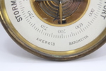 Antikk aneroid barometer i messing – norsk skala
