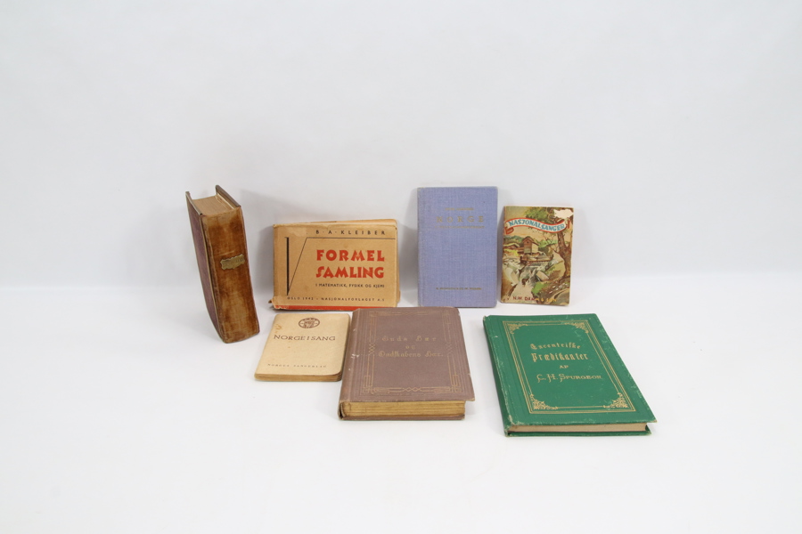Samling eldre norske bøker – 1800–1950-tallet
