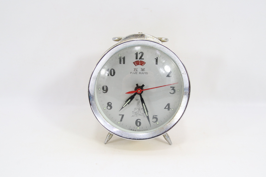 Vintage Five Rams mekanisk vekkerklokke – Made in China
