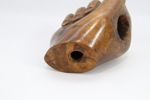 Eldre pipehode i tre, formet som hånd