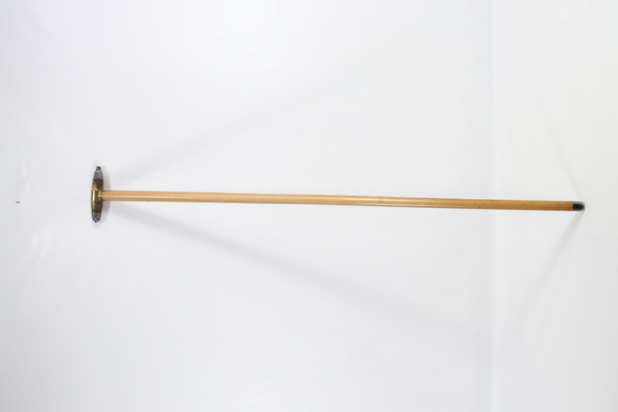 Stokk med integrert svensk tønnekniv